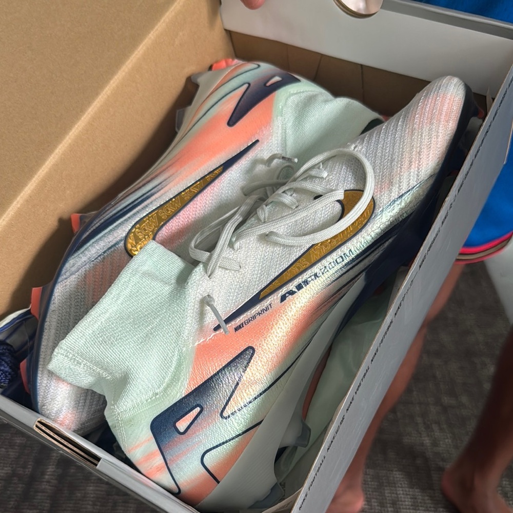 Nike White Orange Sneakers Modern Mesh Design